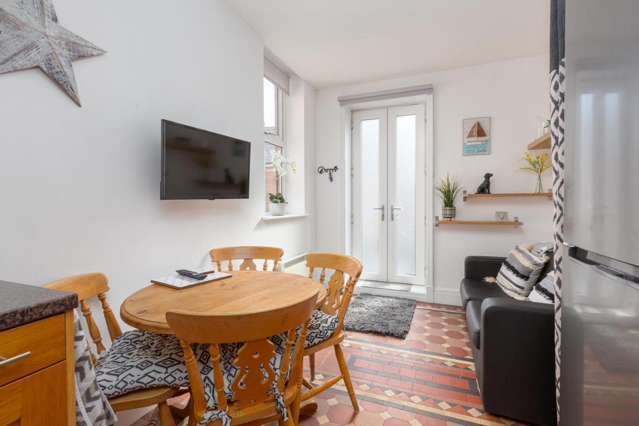 Charles Alexander Short Stay - Clifton Drive Beach Retreat Литам Сент Аннс Екстериор снимка