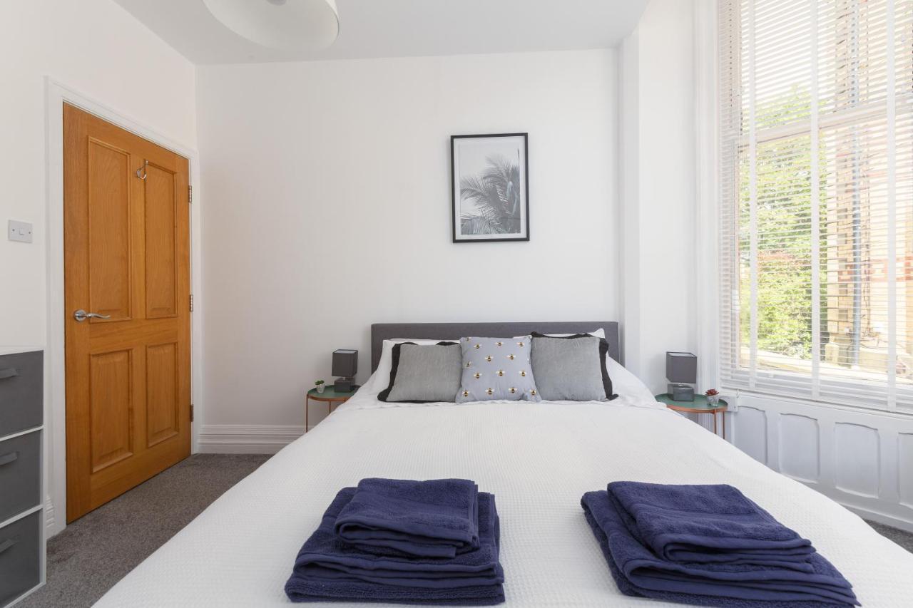 Charles Alexander Short Stay - Clifton Drive Beach Retreat Литам Сент Аннс Екстериор снимка