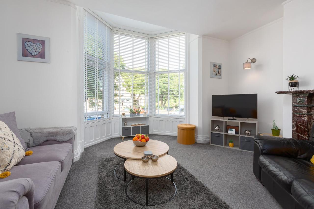 Charles Alexander Short Stay - Clifton Drive Beach Retreat Литам Сент Аннс Екстериор снимка